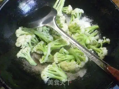Make Eggs and tomatoes and broccoli step 7