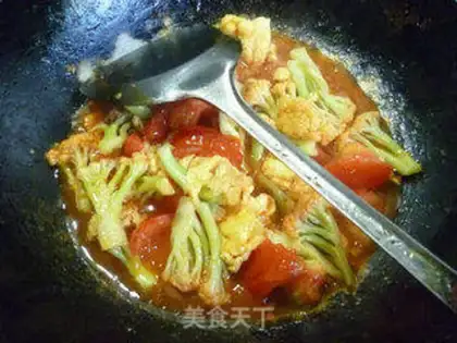 Make Eggs and tomatoes and broccoli step 16