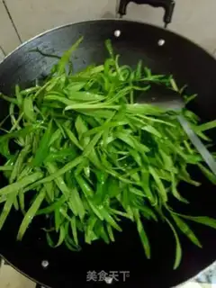 Make Garlic bean sauce for emptiness step 1
