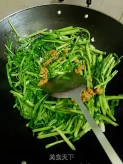 Make Garlic bean sauce for emptiness step 2