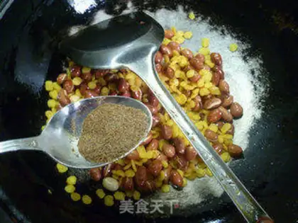 Make Cornfried peanut rice step 4