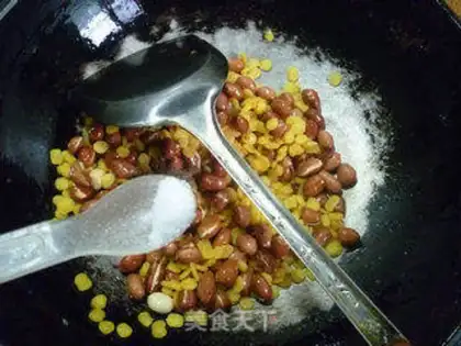 Make Cornfried peanut rice step 5