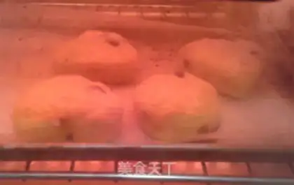 Make A Pumpkin muffin step 4