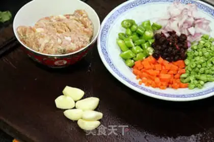 Make Fresh vegetables and fried noodles step 2