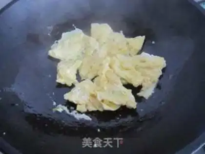 Make Potato pepper fried eggs step 7