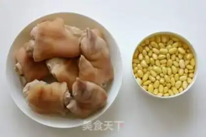 Make Pig hoof soy soup step 0