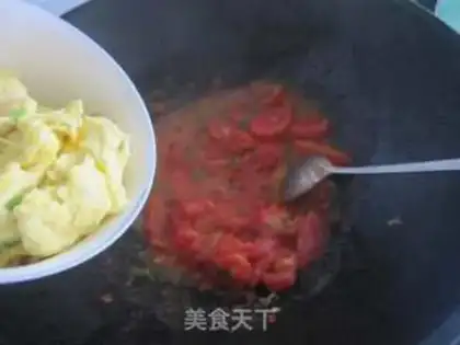Make Potato pepper fried eggs step 11