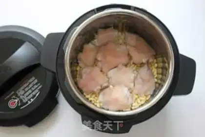 Make Pig hoof soy soup step 4