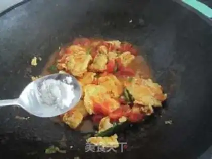 Make Potato pepper fried eggs step 13