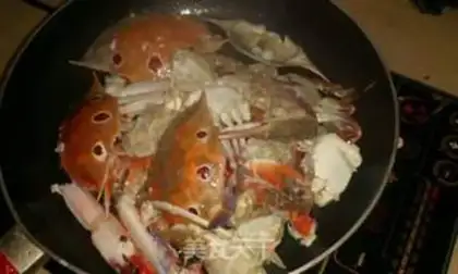 Make Thai curry crab step 2
