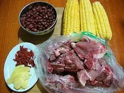 Make Peanut corn chop soup step 0