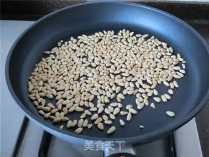 Make Peanut corn chop soup step 1