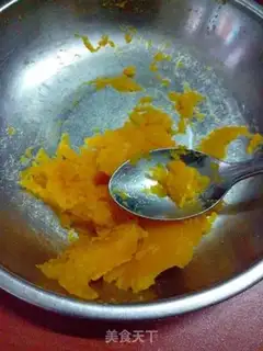 Make Pumpkin red bean roll step 1