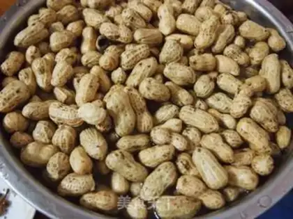 Make Salt-water peanuts step 1