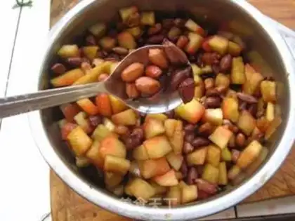Make Watermelon with peanuts step 2