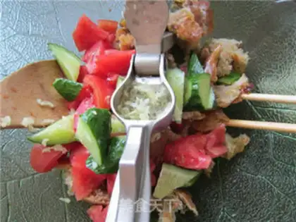 Make Bread salad step 7
