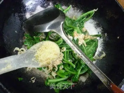 Make Shrimp hides and radish step 6