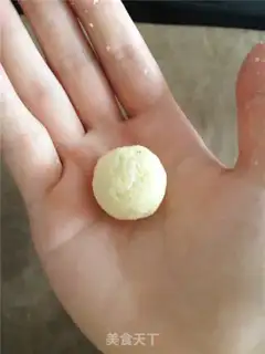 Make Souffle coconut ball step 8