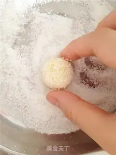 Make Souffle coconut ball step 9