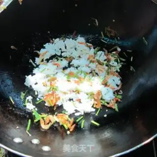 Make Shrimp fried rice step 4