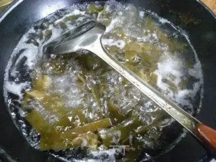 Make The pickled and fried seaweed step 3