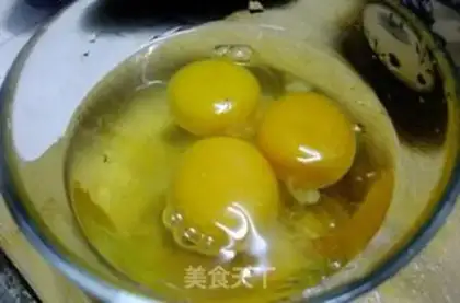 Make Fried eggs step 4