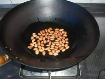 Make Peanut bean petal sauce step 1