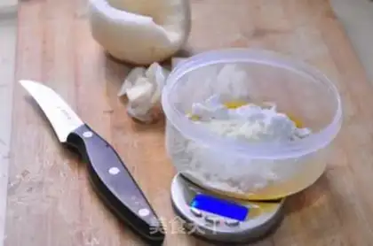 Make Egg cream pear step 1