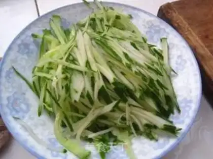 Make Sesame sauce cucumber noodles step 0