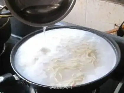 Make Sesame sauce cucumber noodles step 4