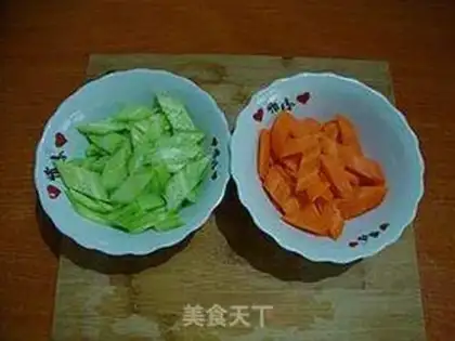 Make Cracking peppers with ears step 2
