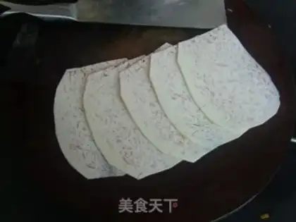 Make Spicy rice rolls step 11
