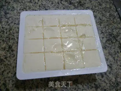 Make Roach sprouts and tofu soup step 1