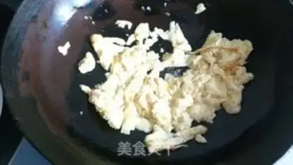 Make Scrambled eggs step 3