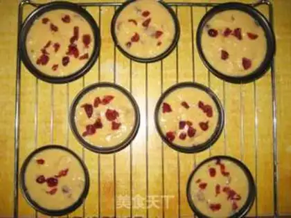 Make Banana cranberry marfin step 11