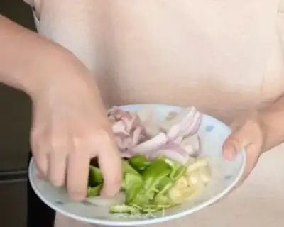 Make Onion fried meat rice step 0