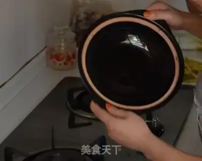 Make Onion fried meat rice step 1