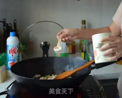 Make Onion fried meat rice step 7