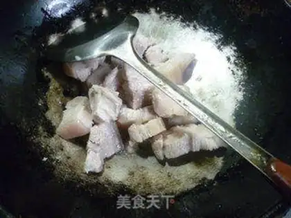 Make The soy bean curds burn the meat step 1