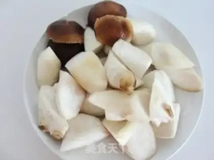 Make Garlic sauce for almond mushrooms step 0