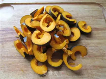 Make Sweet orange pumpkin step 1