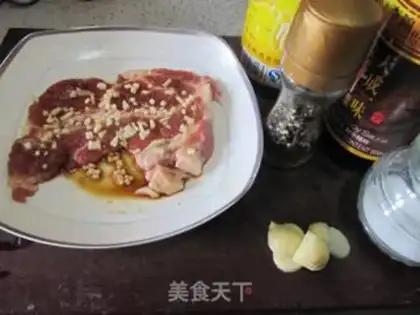 Make Black pepper pork with mashed potatoes step 2