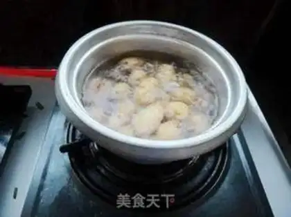 Make Old milk potato soup step 0