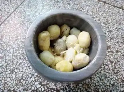 Make Old milk potato soup step 2