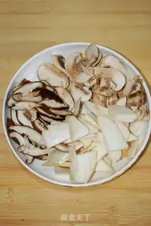 Make Five fungus mushrooms step 1