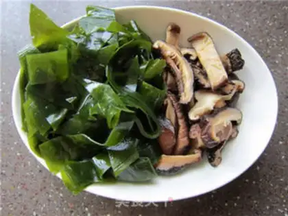 Make Soup from mushroom seaweed step 4