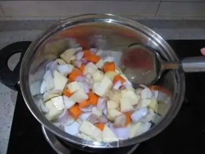 Make Japanese curry and pork chops step 5