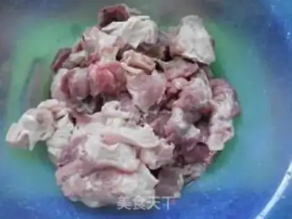 Make Peanut pig hand step 0