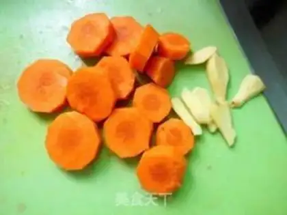 Make Peanut pig hand step 2