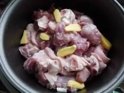 Make Peanut pig hand step 3